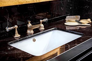 Granite bathroom - Ohio Columbus granite and Quartz Countertops